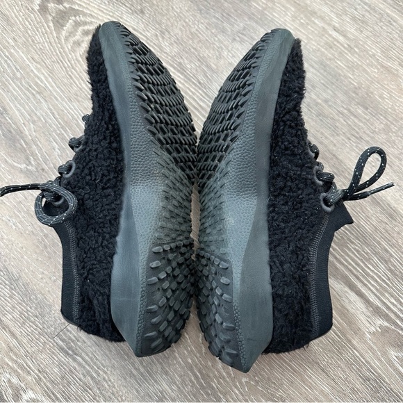 Allbirds Women's Wool Dasher Fluffs sneakers, athletic, athleisure, gym friendly - Picture 5 of 12